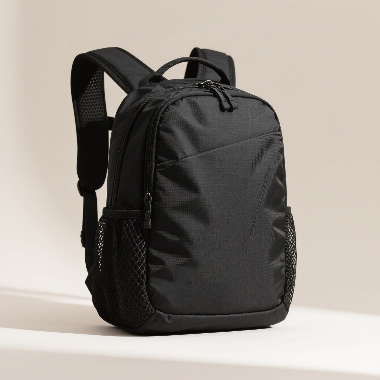 Detailní záběr na voděodolný materiál batohu