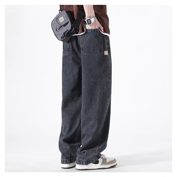 絶妙な色落ちが魅力のジーンズ