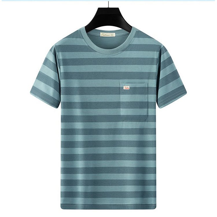 ゆったりとした通気性のあるストライプの丸首の中年カジュアル半袖