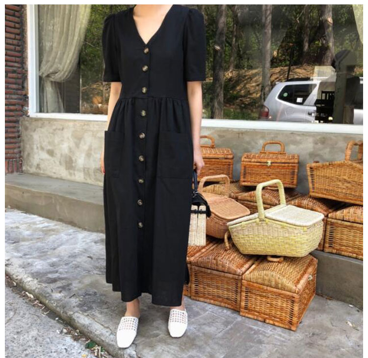 ナチュラルリネン素材のワンピースディテール