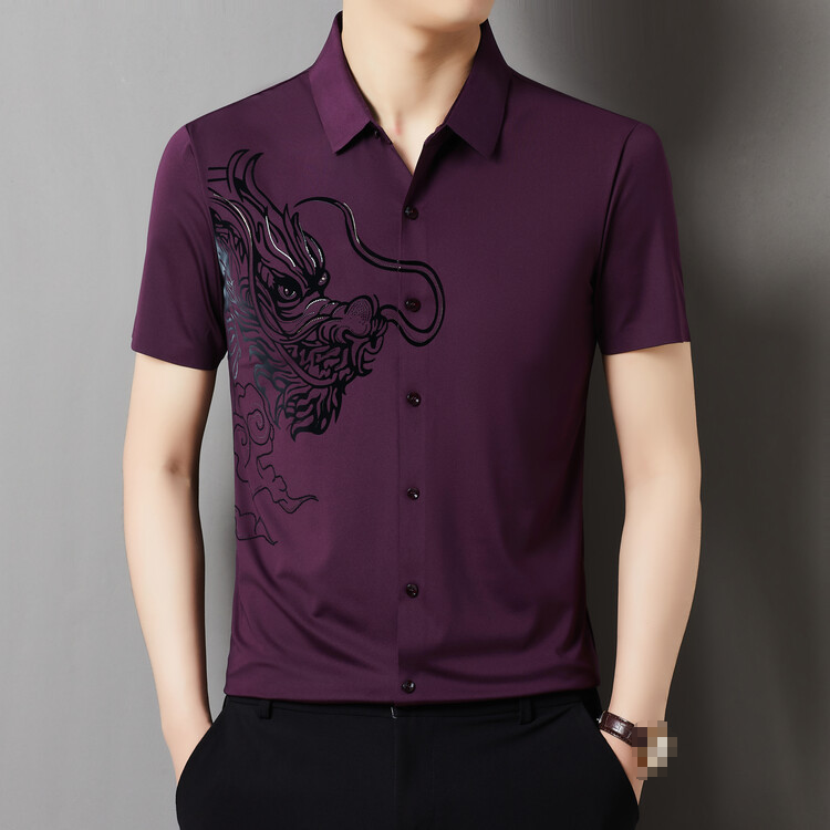 남성용 트렌디 고탄력 반팔 셔츠 착용 모습