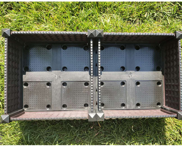 Krabice na zeleninu se sestřihem with ergonomic handles for carrying