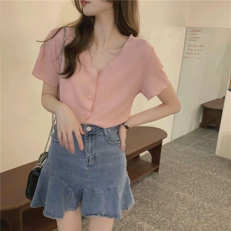 女性向けデザイン感覚の半袖シャツ