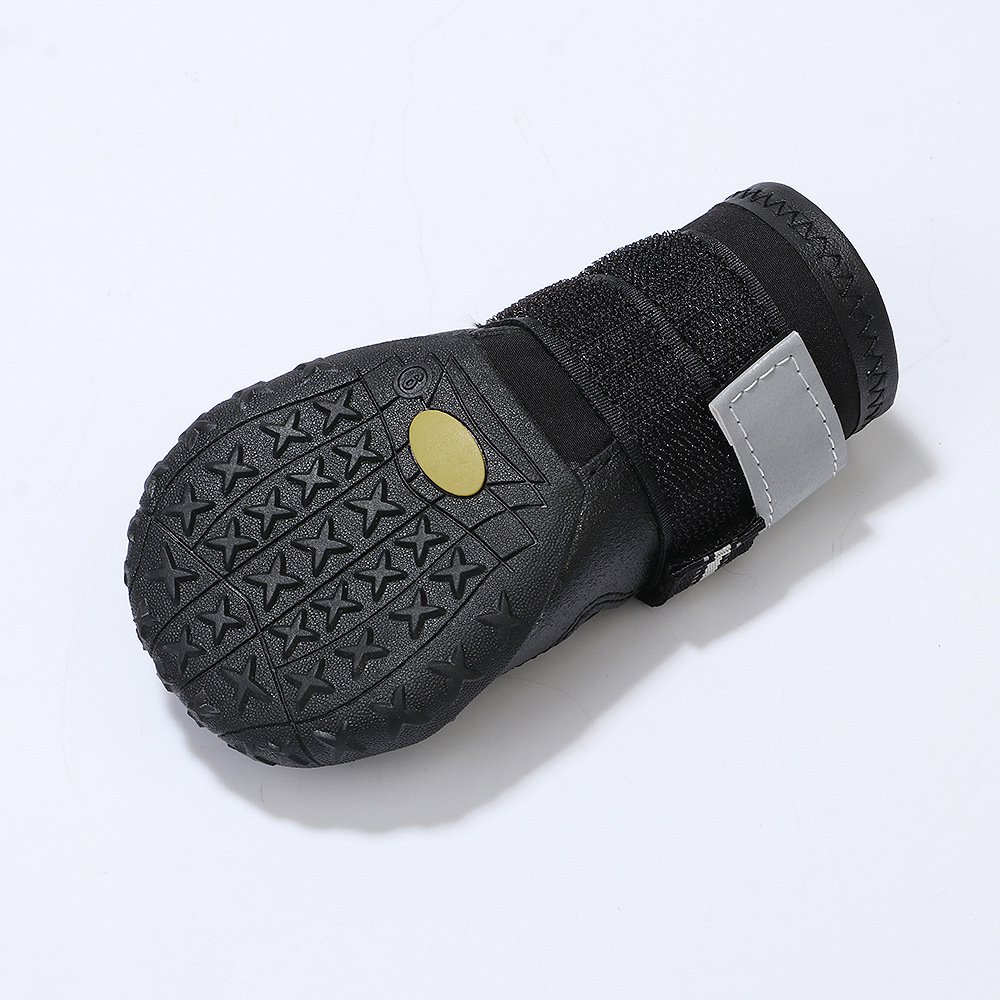 屋外散歩に最適なドッグシューズ