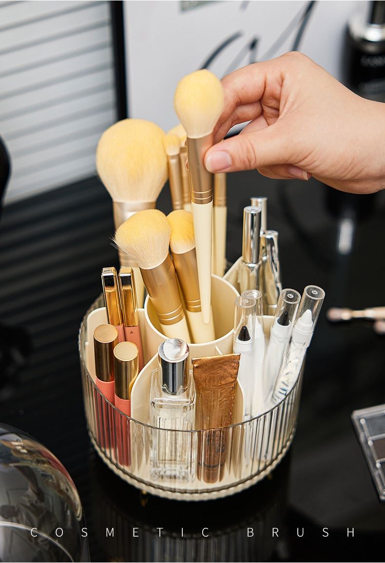 アイブロウペンシル・口紅を整理できる収納