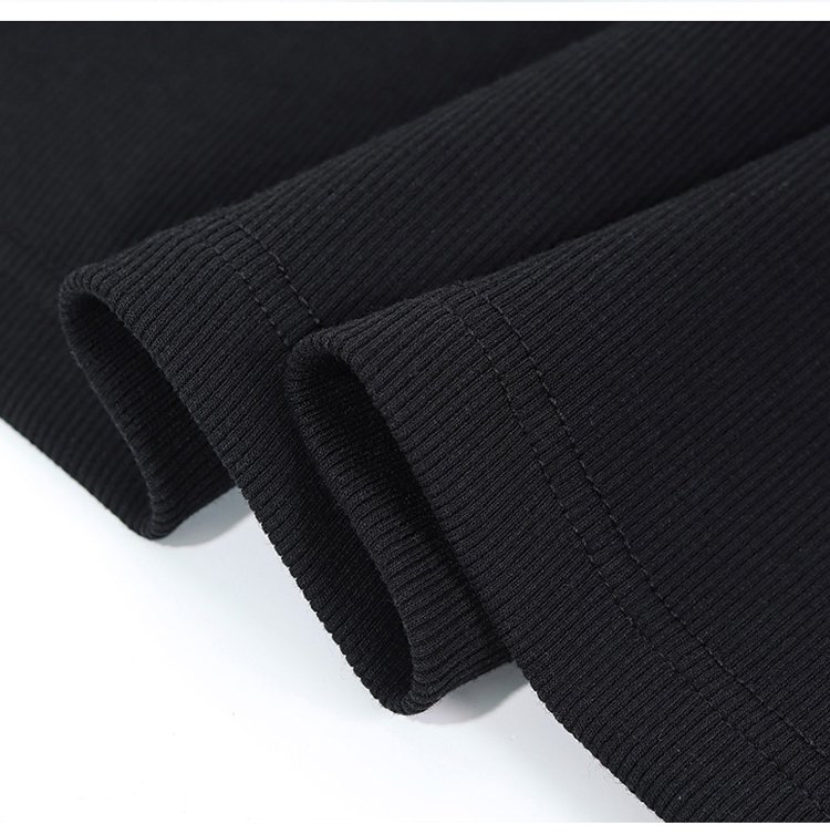 カジュアルにもフォーマルにも使えるリブロングワンピース