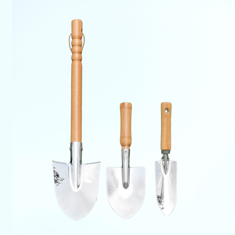 土を耕して野菜を育てるための家庭用ガーデンスコップ