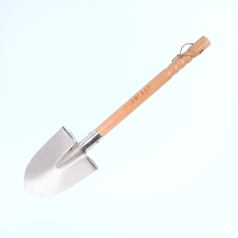 土を耕して野菜を育てるための家庭用ガーデンスコップ