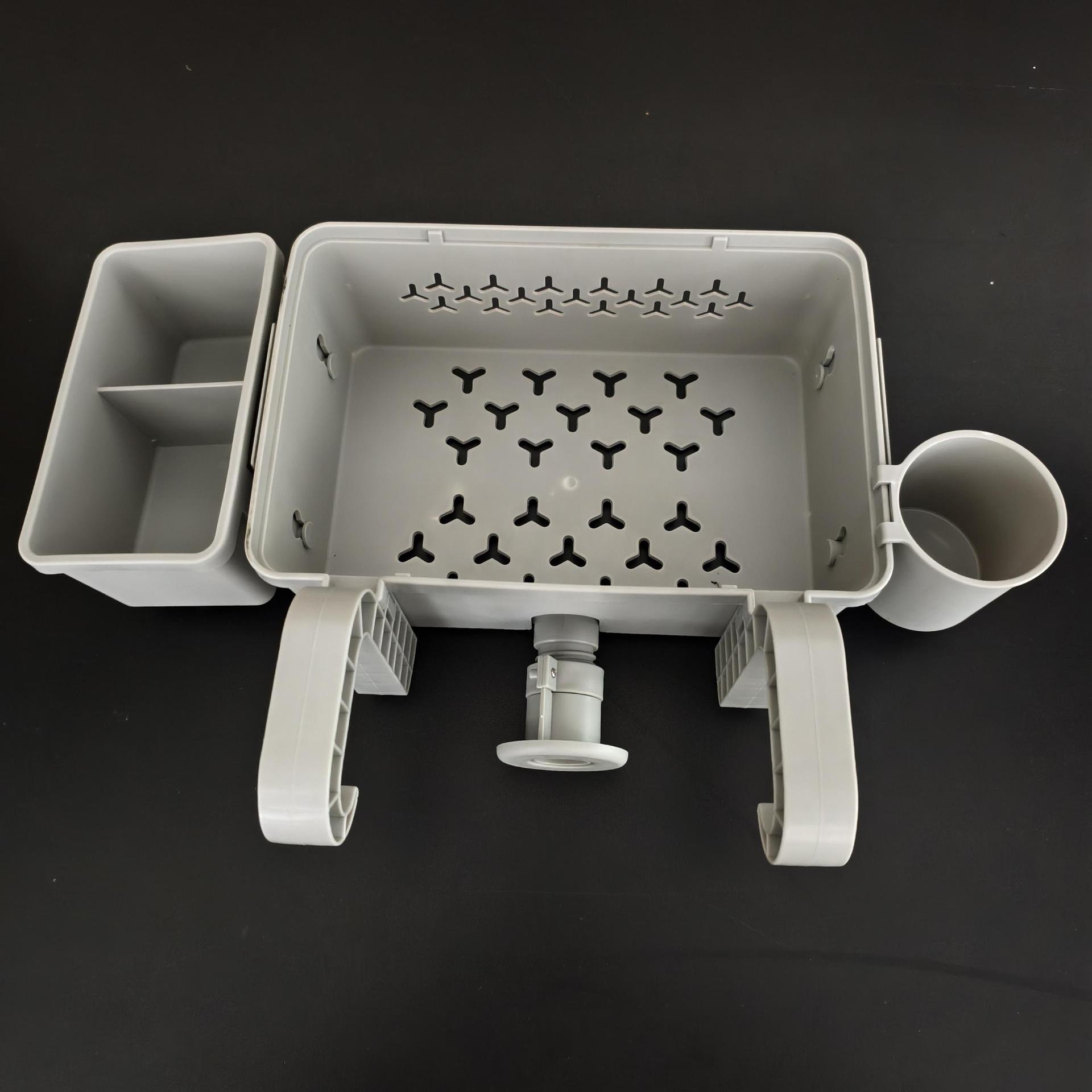 水泳用小物を整理できるバスケット