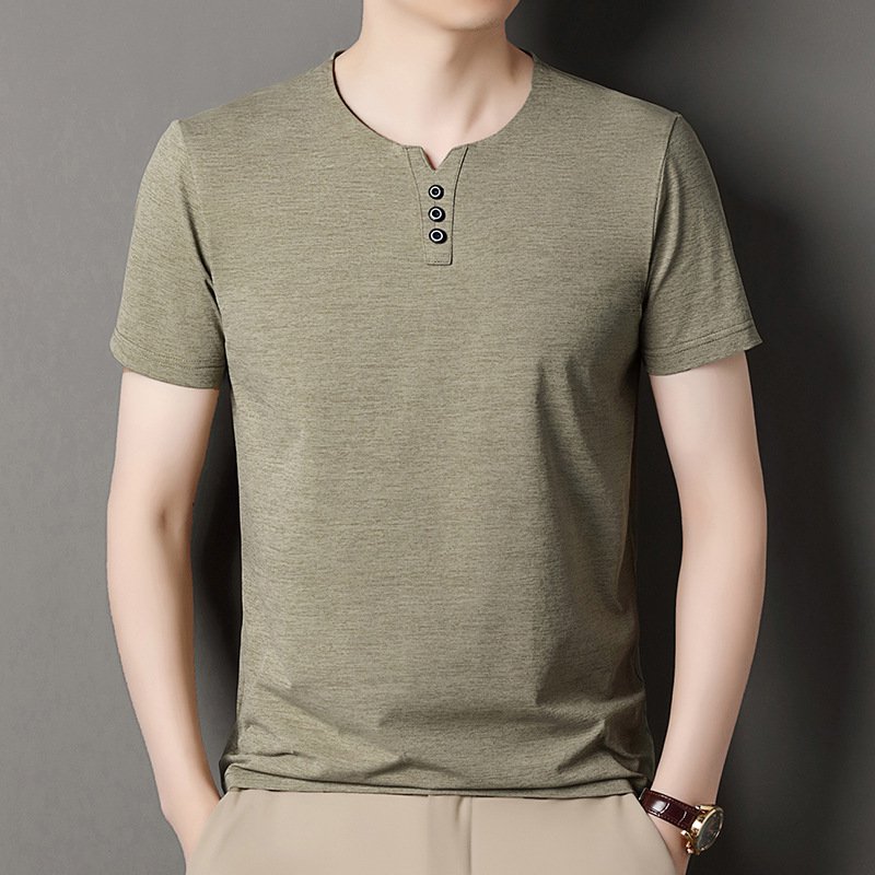 カジュアルVネック無地の新作tシャツです