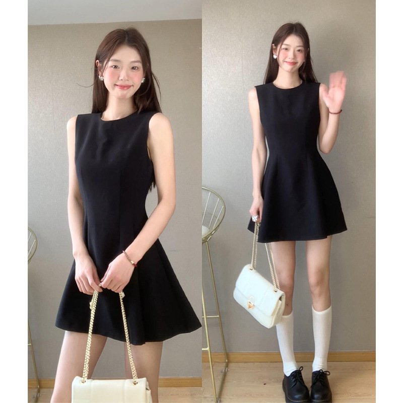 프렌치 스타일 허리 슬림 블랙 민소매 원피스