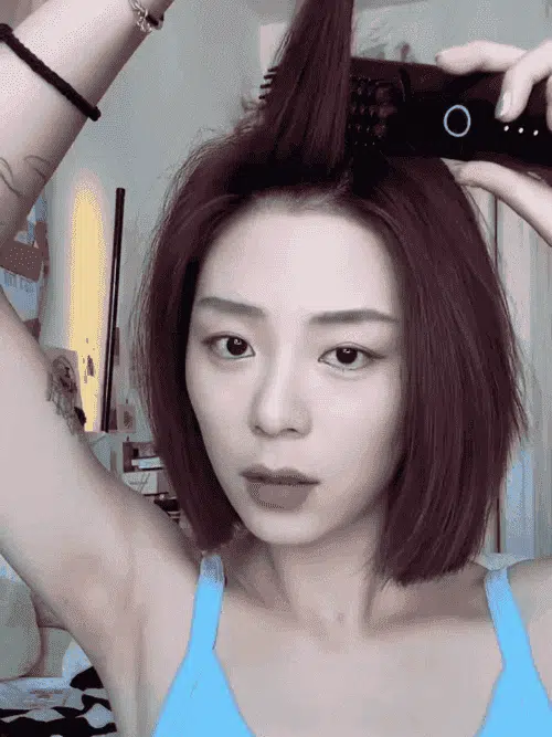 Przenośna bezprzewodowa szczotka jonizująca do prostowania włosów