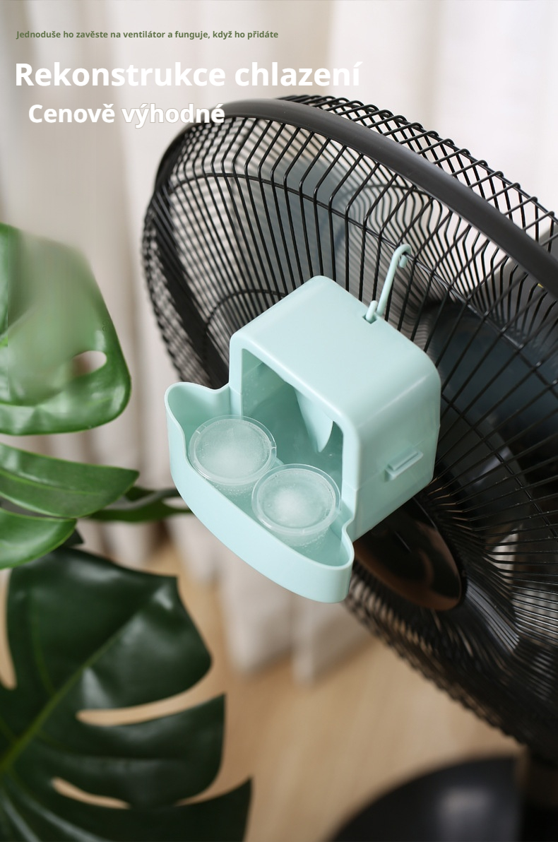 Závěsný chladicí přístroj s ledovými kostkami v domácnosti