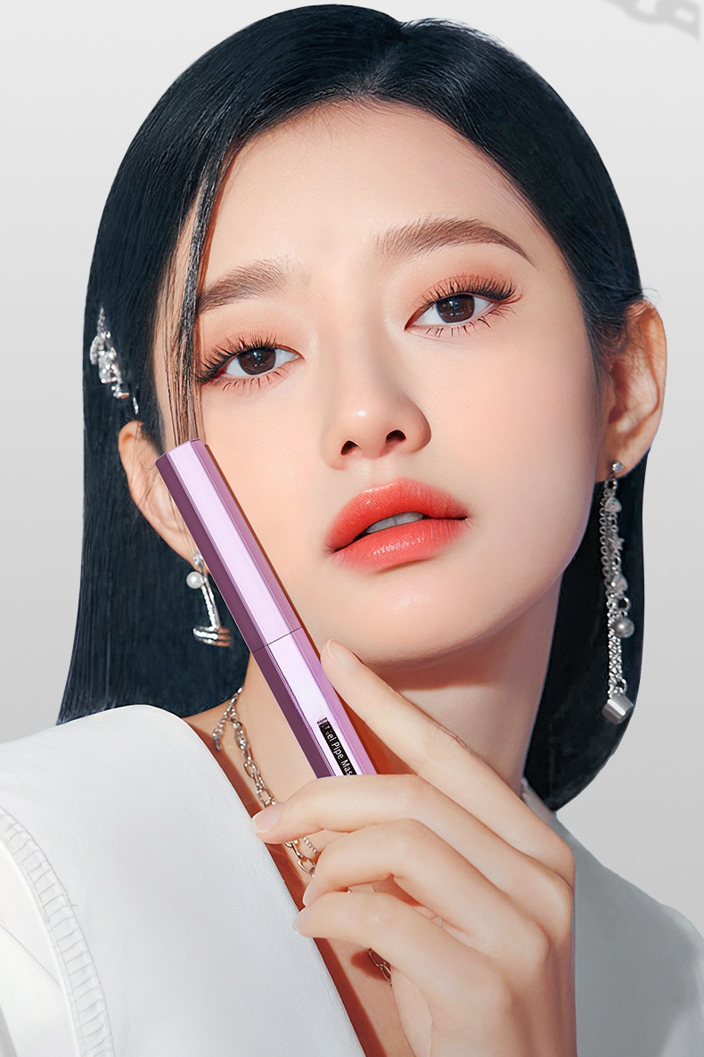 롱래쉬 효과를 보여주는 마스카라 사용 전후