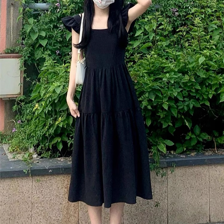 여름 티타임 원피스 착용 데이트룩