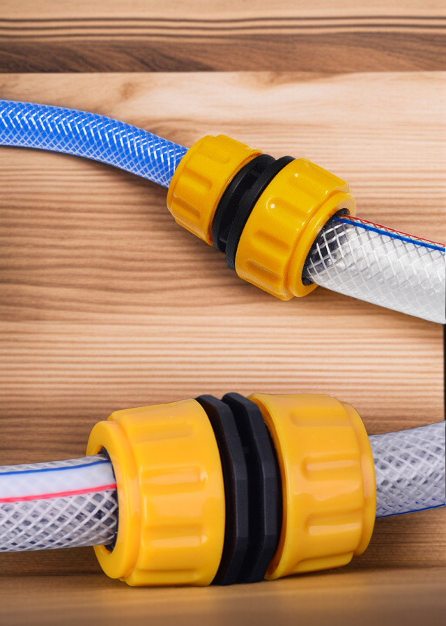 Univerzální spojka na hadici s ergonomickým designem