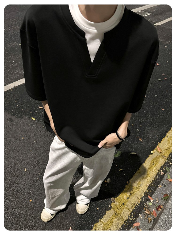 カジュアル＆スタイリッシュなメンズニッチTシャツ着用例