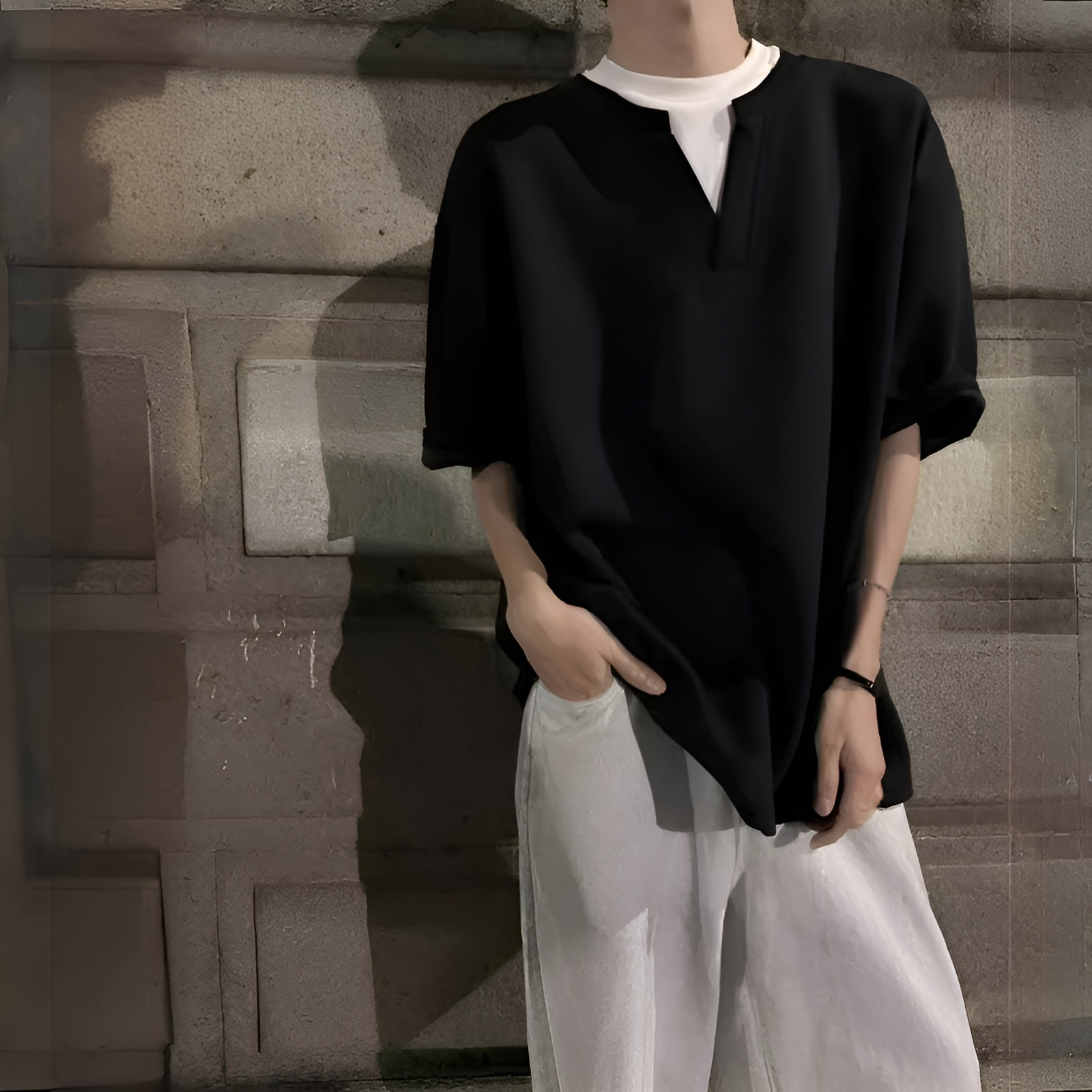 夏のニッチなデザインコントラストカラーフェイクツーピース半袖Tシャツメンズ万能ルーズスプライシングVネック半袖トップス