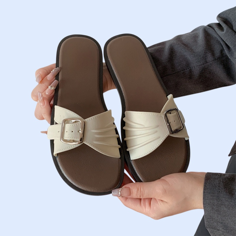 クロスオーバーローマサンダル