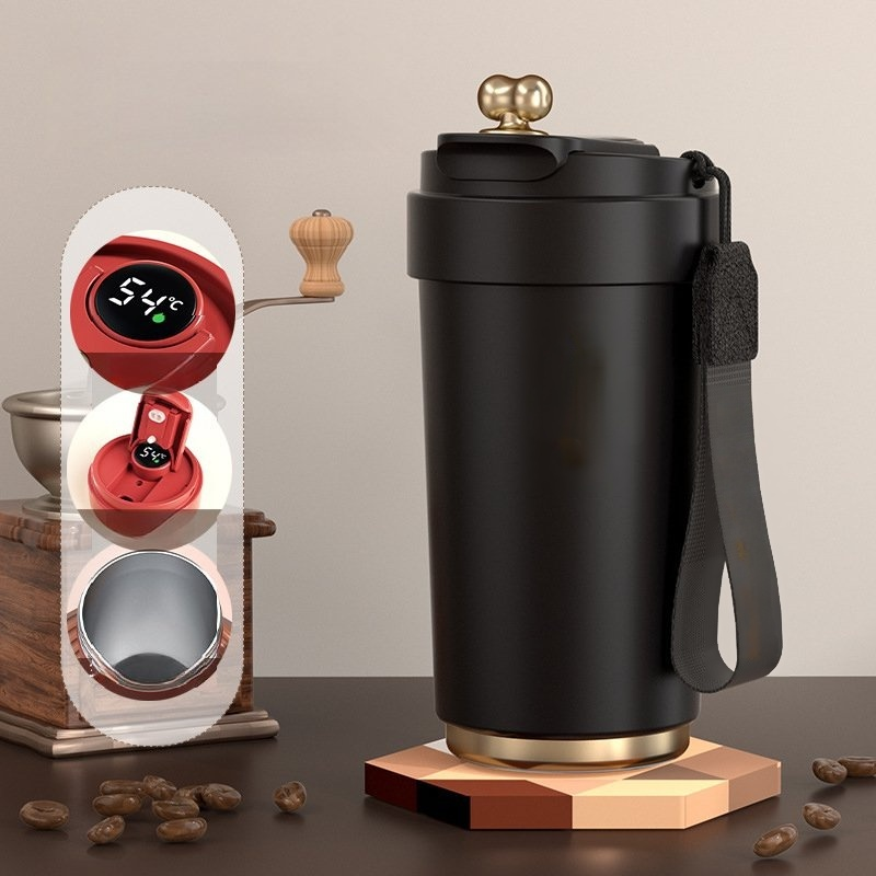 Izolowany kubek do kawy