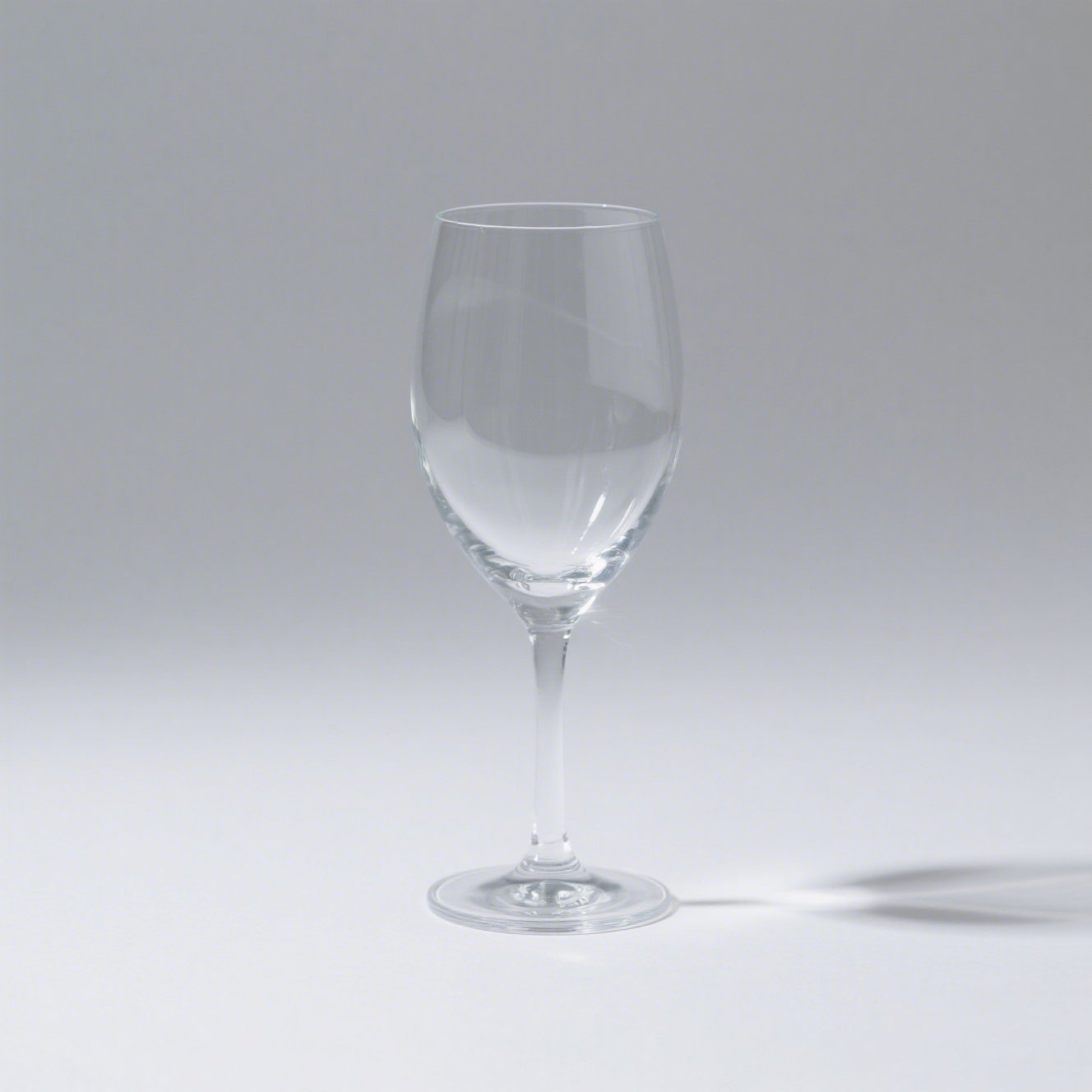 Sada pěti luxusních křišťálových pohárů na víno