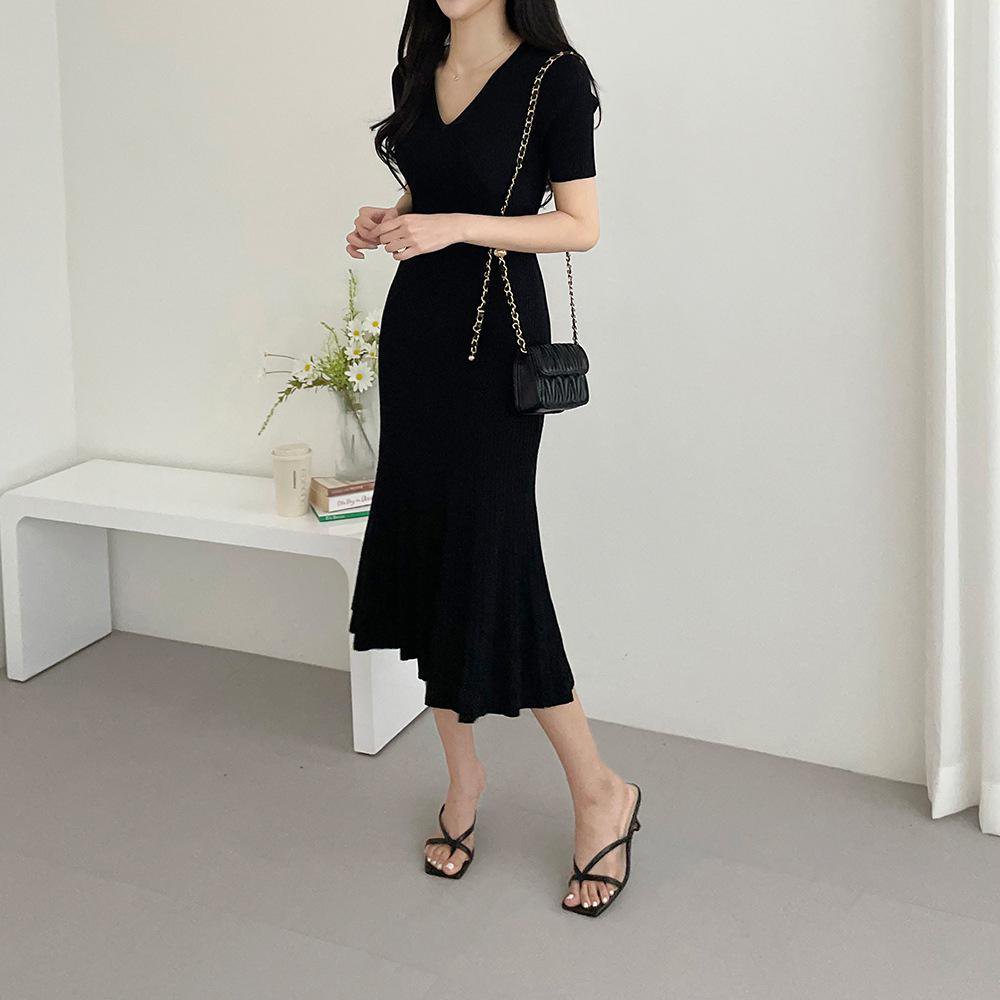 반팔 슬림 미디스커트 솔리드 니트 브이넥 풀오버 원피스