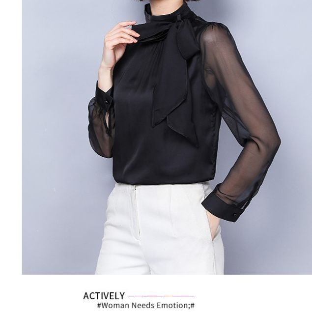 女性らしいデザインのシフォンブラウス