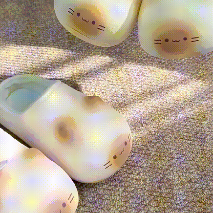 猫爪デザインのユニセックススリッパ