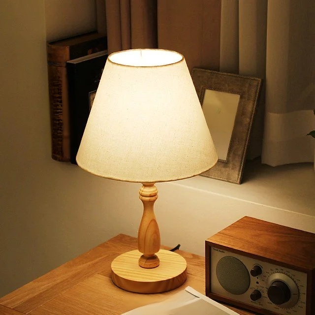 Modern decorative table lamp