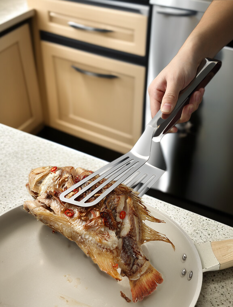 Rust-resistant kitchen tongs for grilling