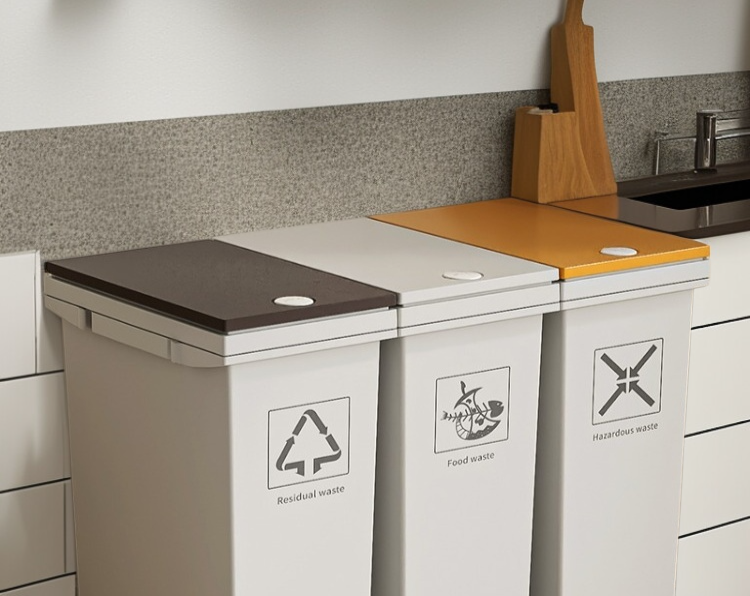 깔끔한 디자인의 집안 휴지통 인테리어 사진