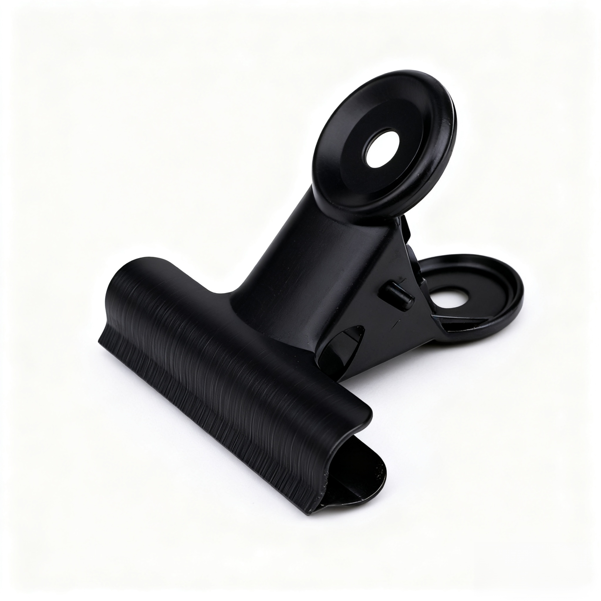 다양한 컬러의 금속 티켓 클립 모음