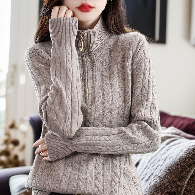 하이넥 지퍼형 단색 스웨터