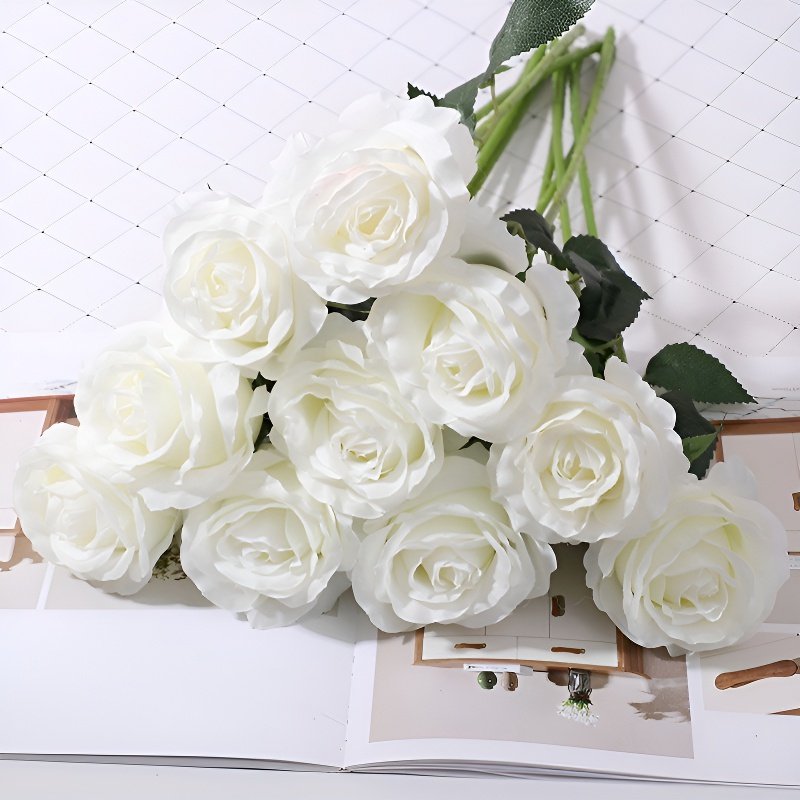 Hochzeitsdekorationen zum Valentinstag, Blumengestecke im Hotel