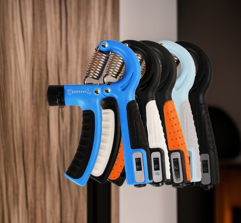 피트니스용 악력 측정기 활용 장면