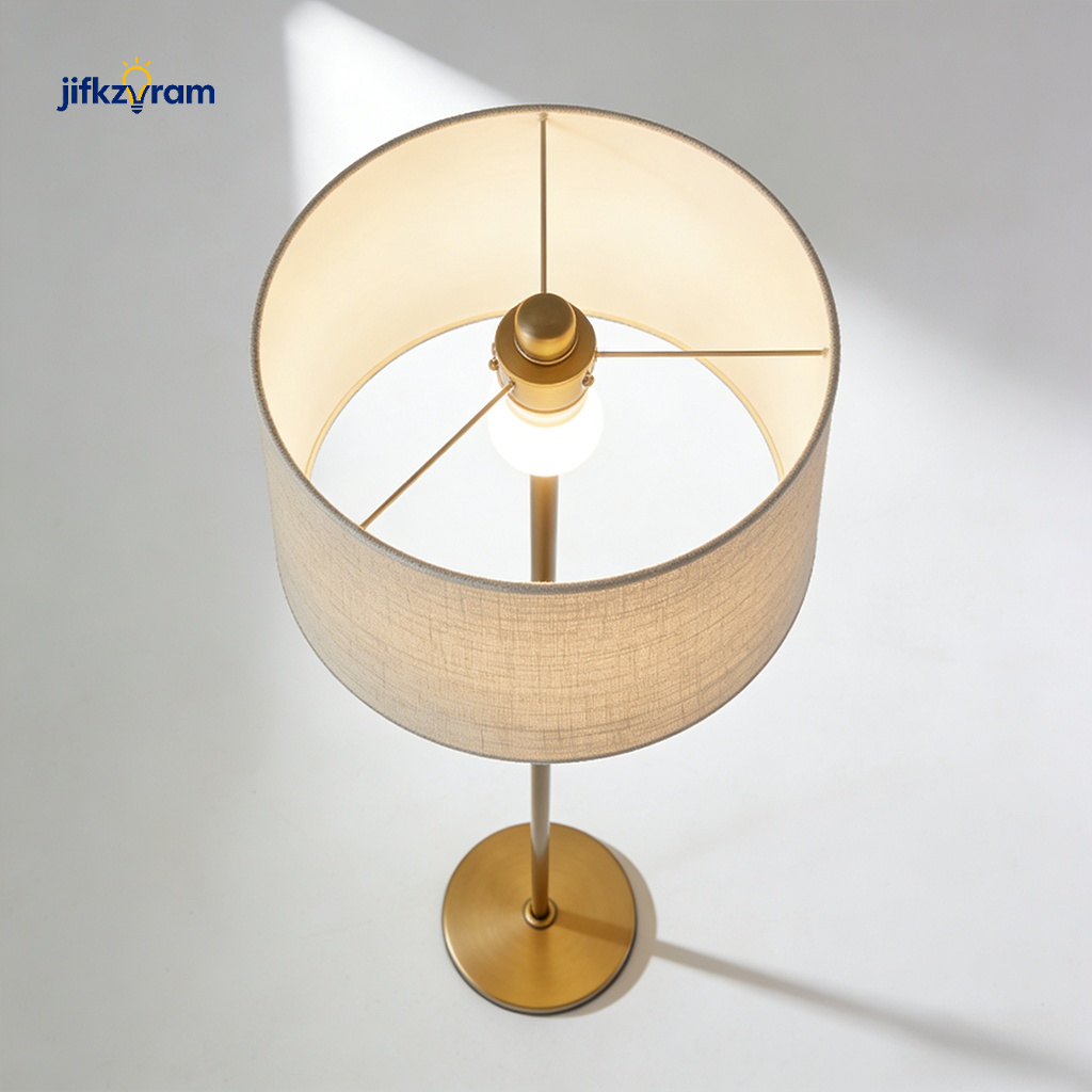 Lámpara de pie con atenuación por control remoto