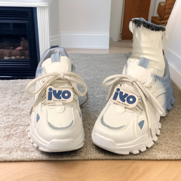 秋に最適な厚底ポップスシューズ