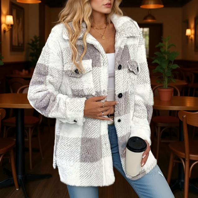 따뜻한 퍼 코트로 겨울 패션 완성