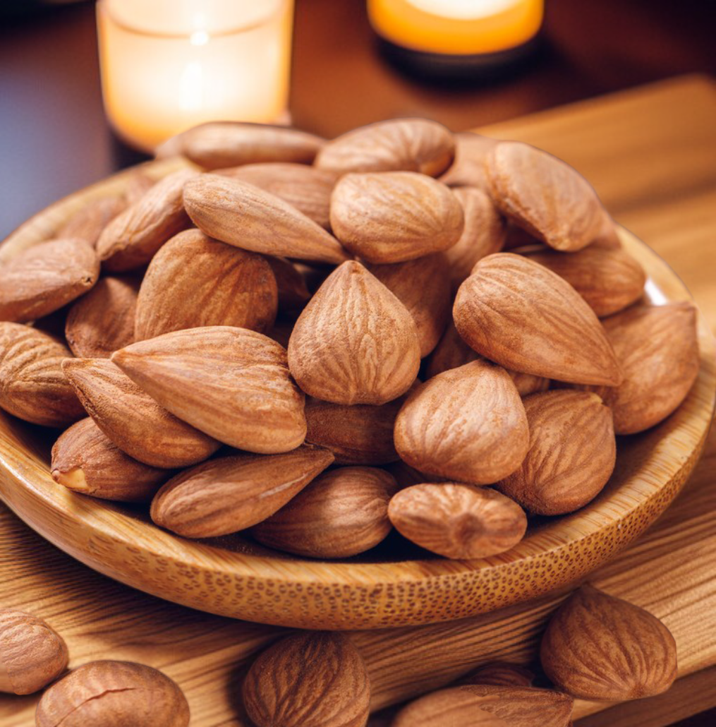 香ばしいアーモンドの断面写真