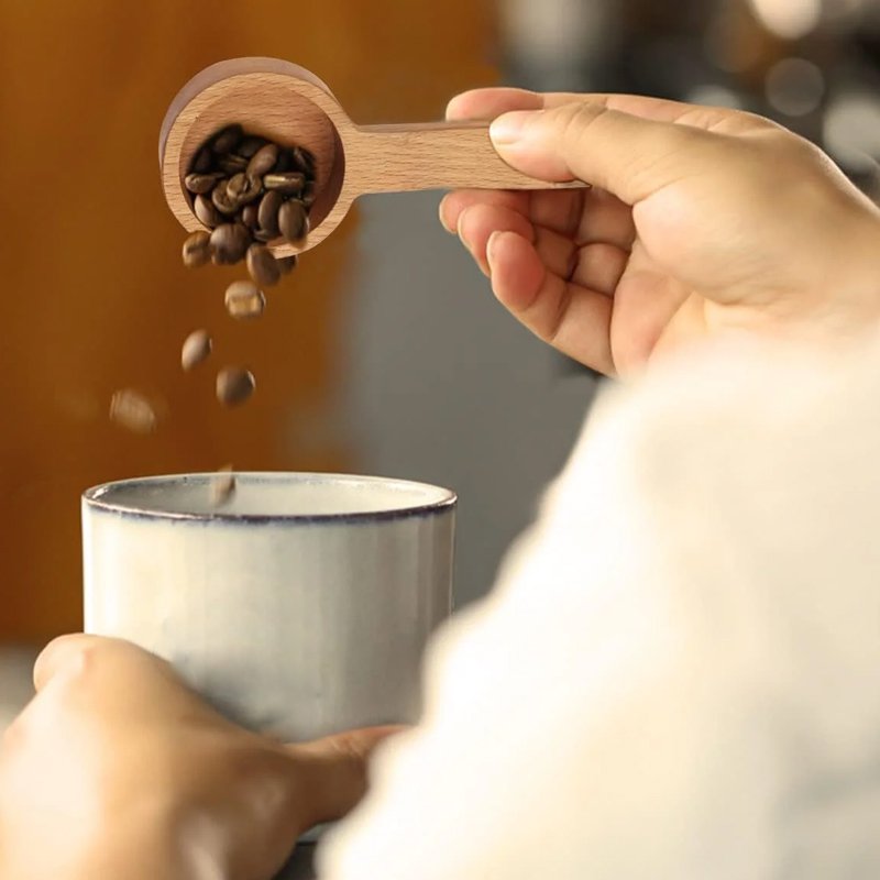 Cuchara de café de nogal de haya