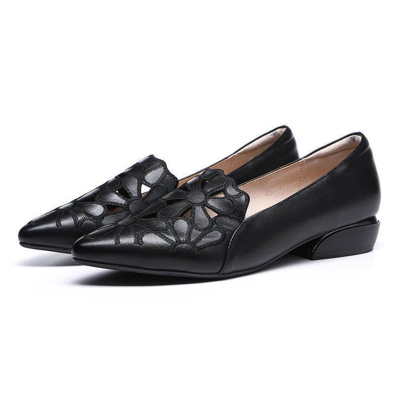 Zapatos planos suaves con bordado calado