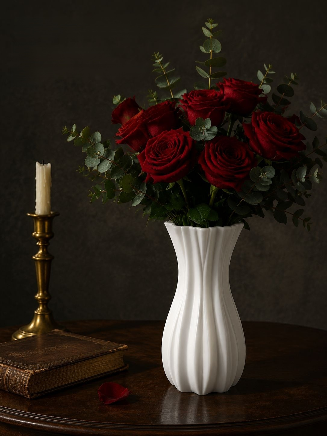 Vase sur pied en plastique style français avec fleurs artificielles rétro pour décoration intérieure