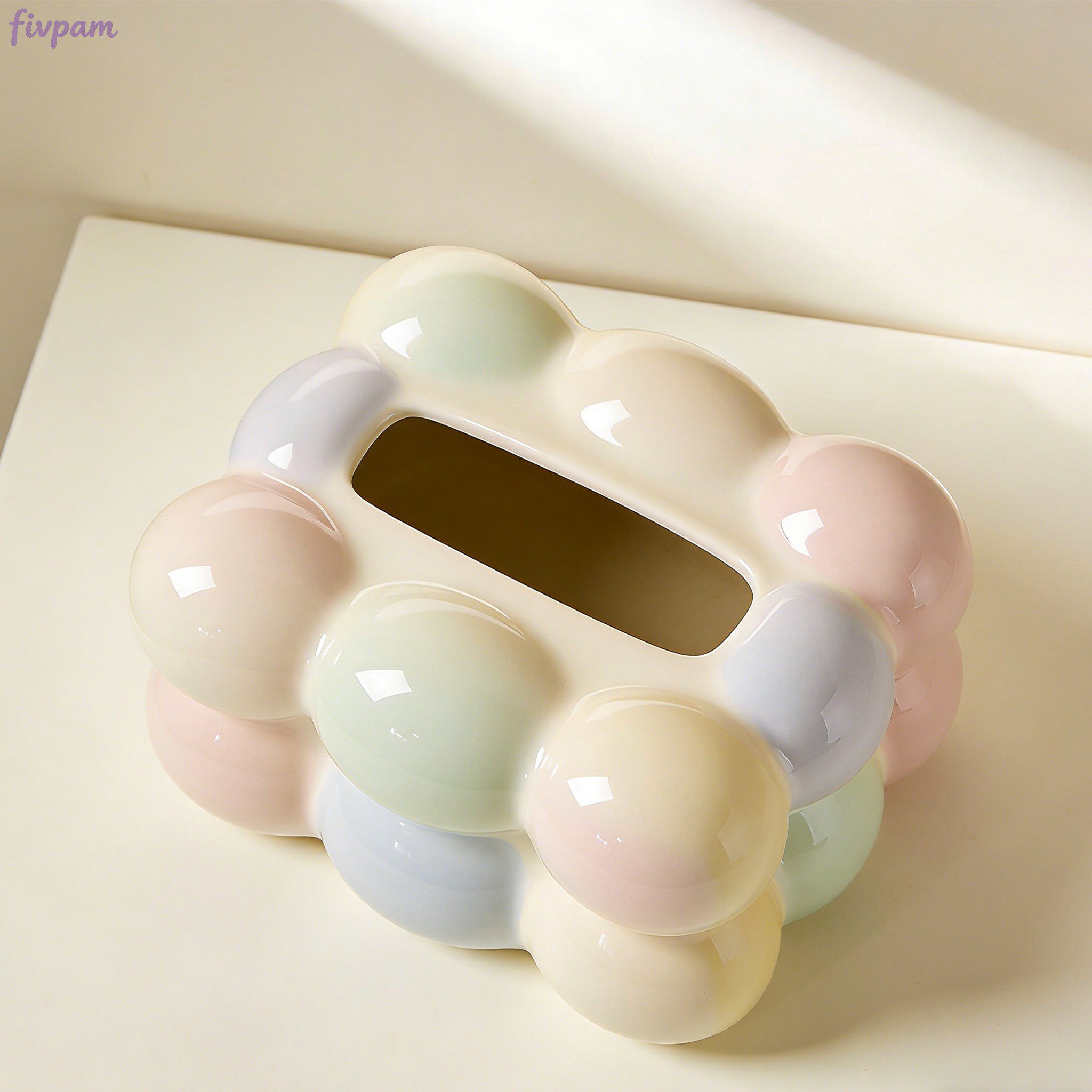 積み重ね可能な収納ボックス