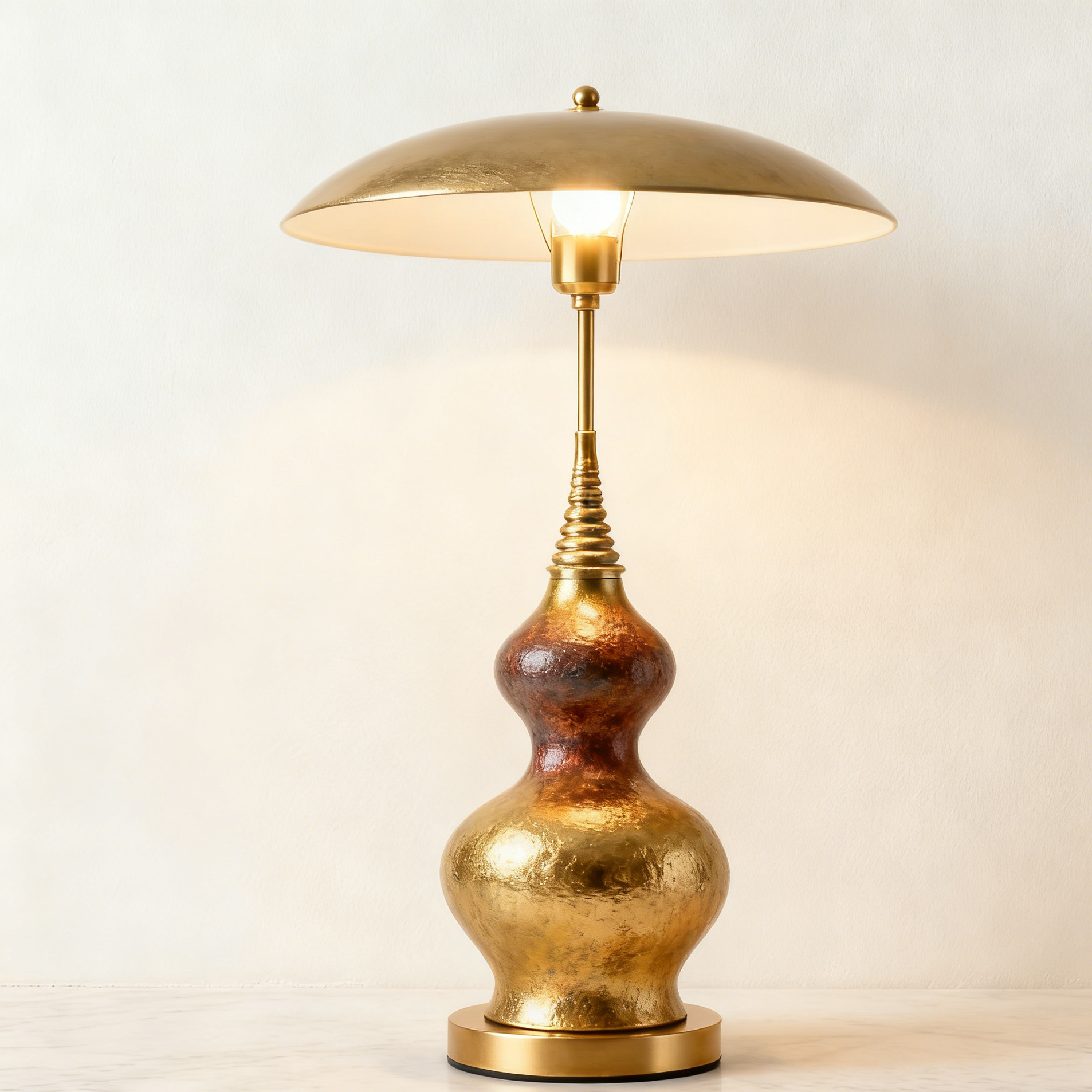 โคมไฟตั้งโต๊ะปรับความสว่างได้ดีไซน์ทันสมัย