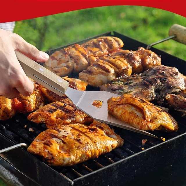 Espátula multifuncional para barbacoa