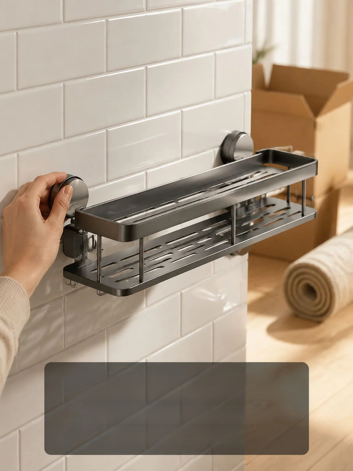 Detalle del sistema de succión del estante de baño sin uso de tornillos