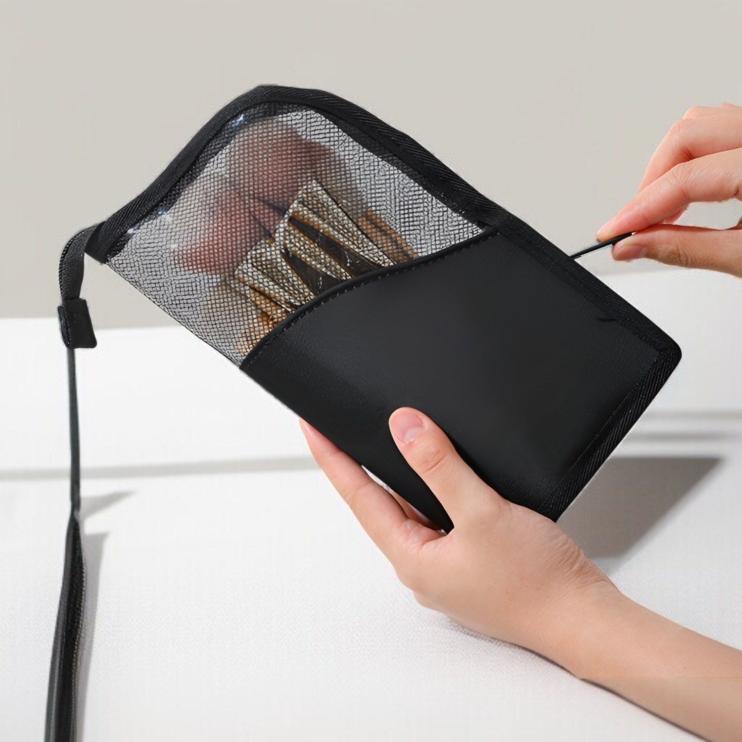 大容量化粧ブラシ収納袋