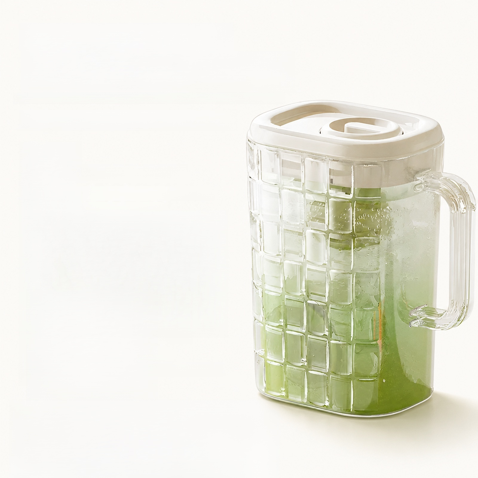 夏のキャンプ用保冷ボトル