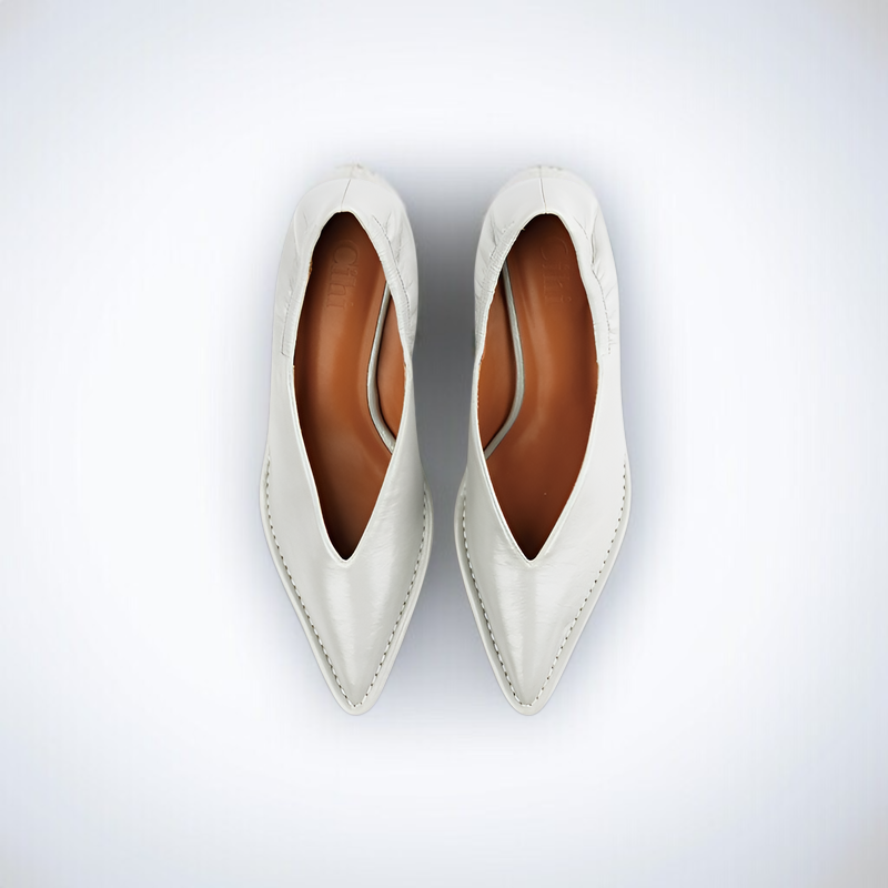 2025年夏 プリーツ 気質 シングルシューズ プロフェッショナル キャットヒール シングルシューズ レディース 夏 浅め ハイヒール ミドルポインテッドトゥ ソフトレザー レディースシューズ