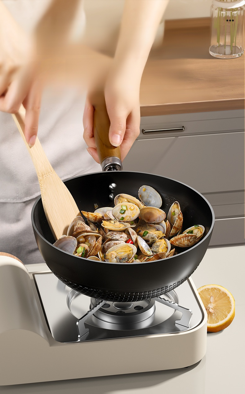 무코팅 보철 냄비로 안전한 요리